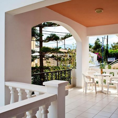 Captain Michalis Apartments Galatás Extérieur photo