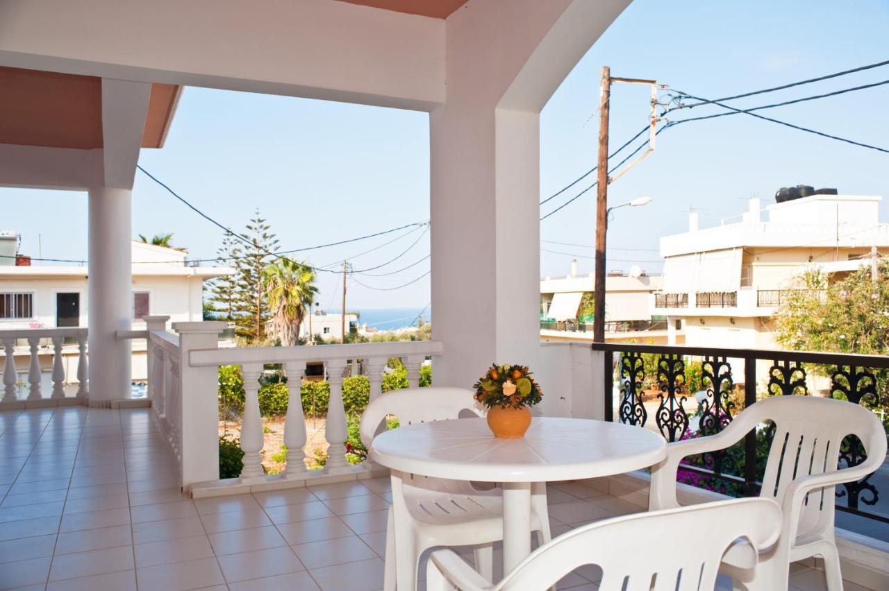 Captain Michalis Apartments Galatás Extérieur photo