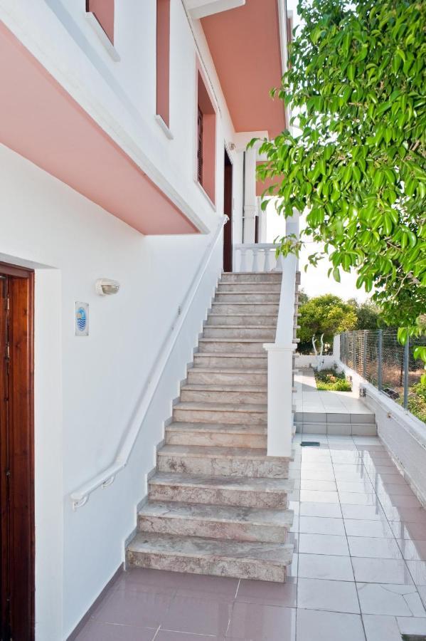 Captain Michalis Apartments Galatás Extérieur photo