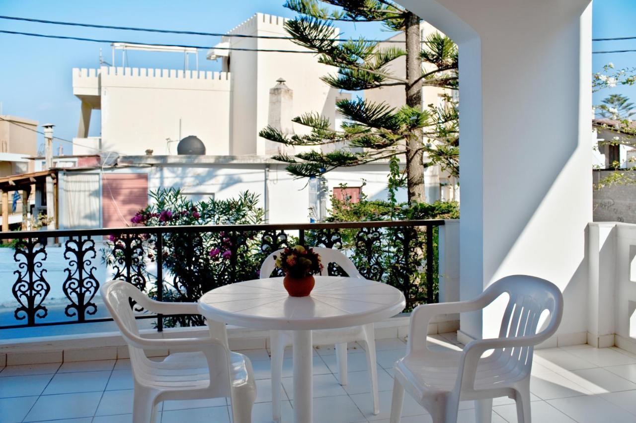Captain Michalis Apartments Galatás Extérieur photo