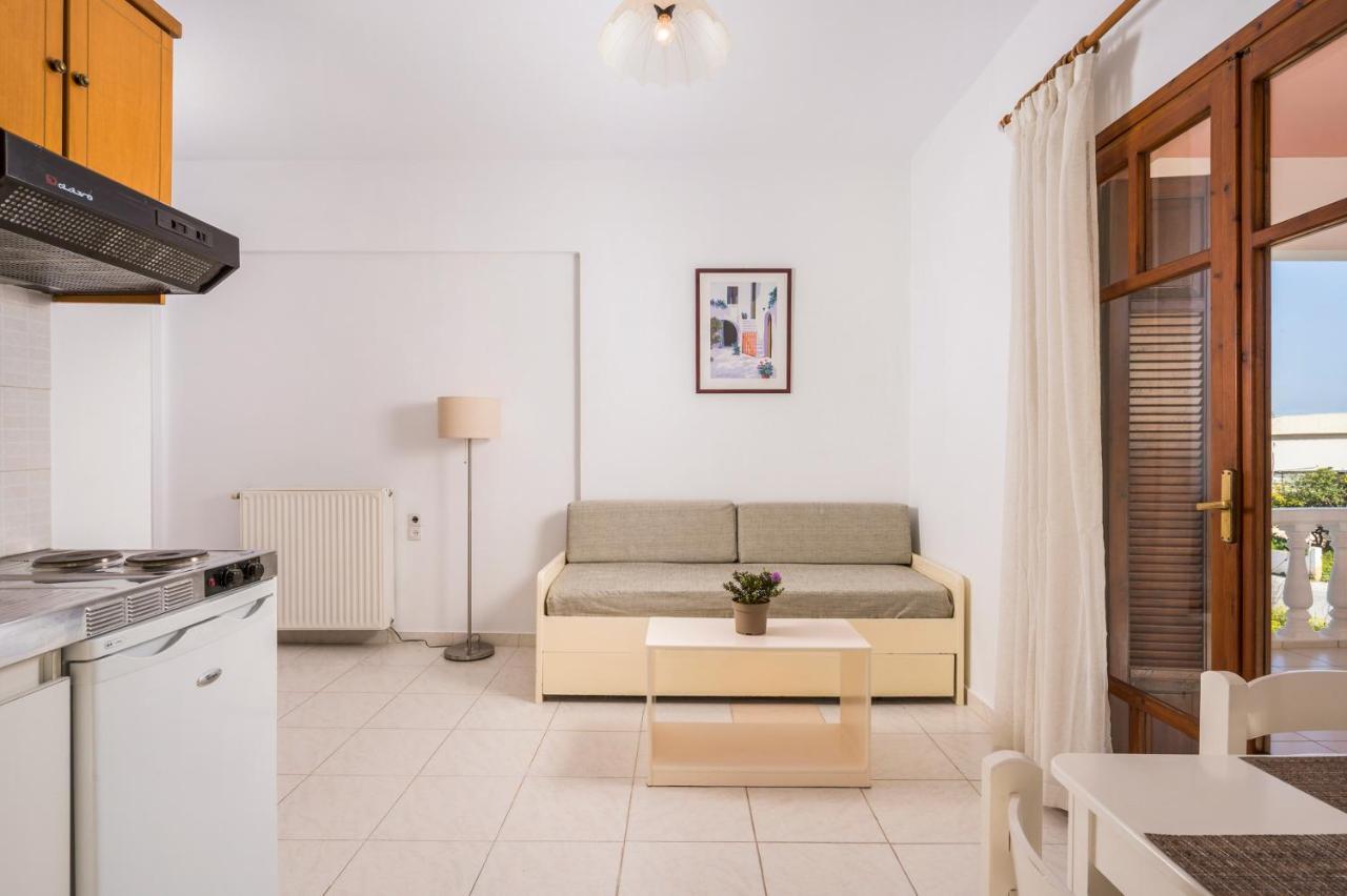 Captain Michalis Apartments Galatás Extérieur photo