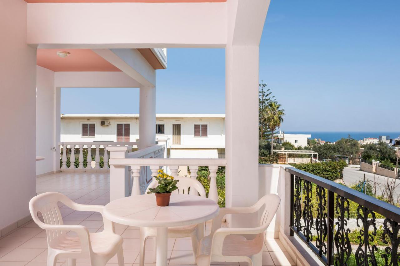 Captain Michalis Apartments Galatás Extérieur photo
