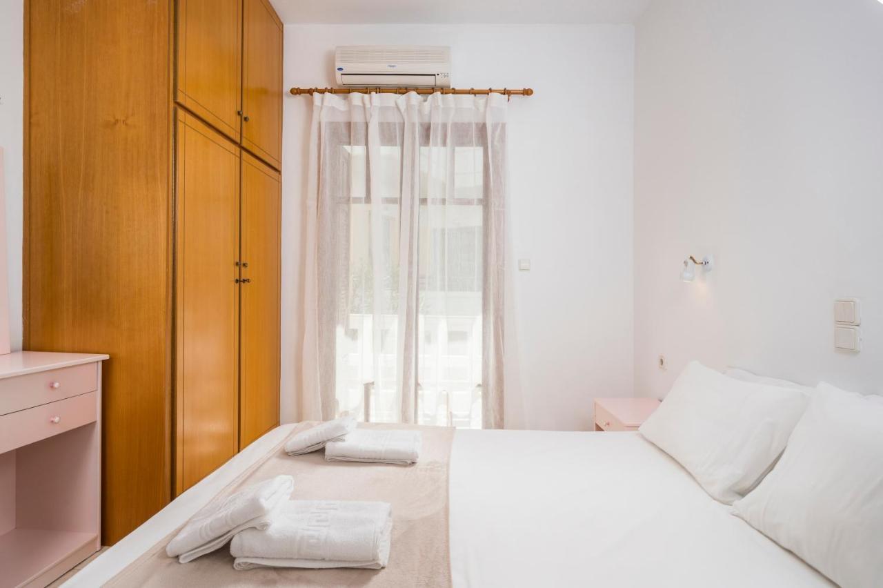 Captain Michalis Apartments Galatás Extérieur photo