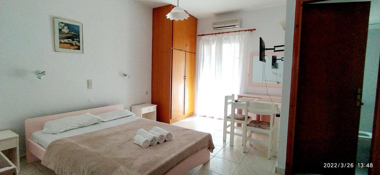 Captain Michalis Apartments Galatás Extérieur photo