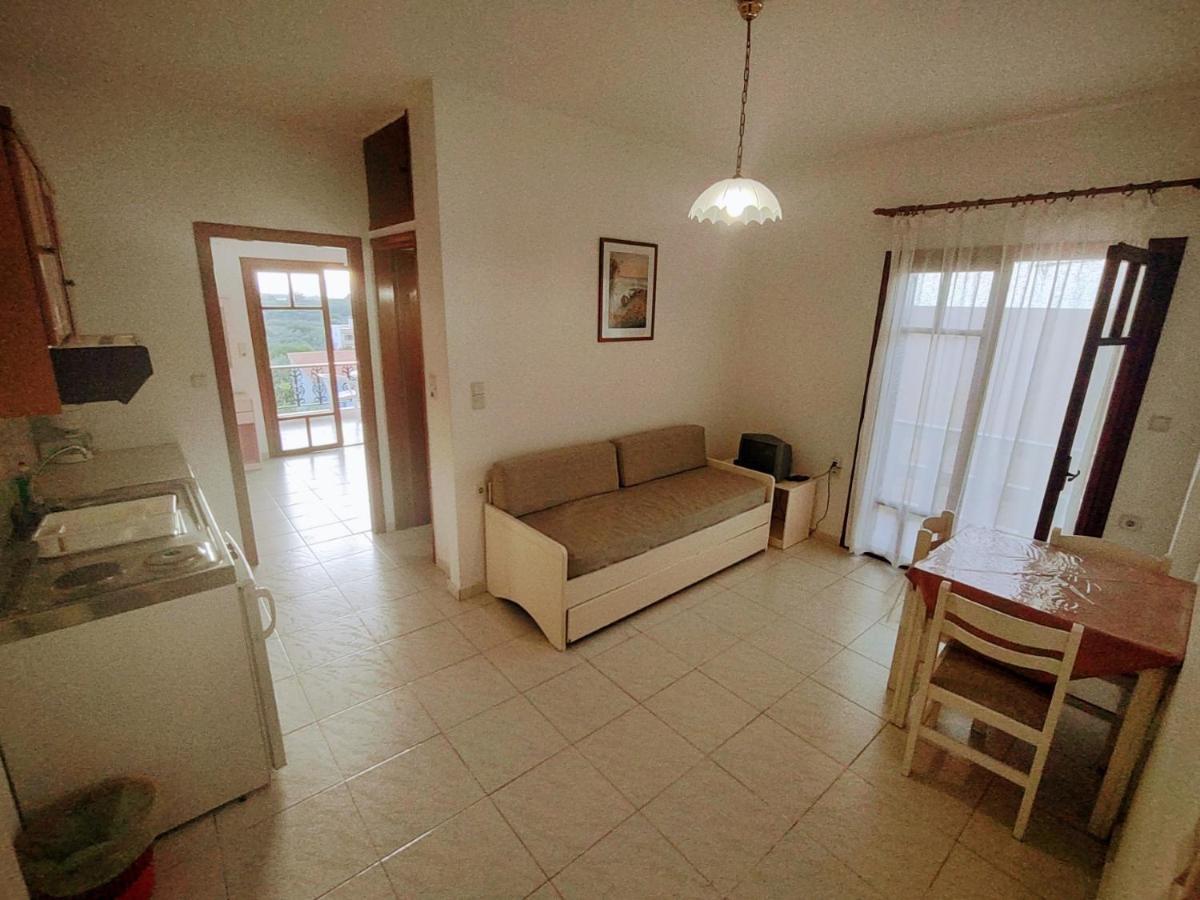 Captain Michalis Apartments Galatás Extérieur photo