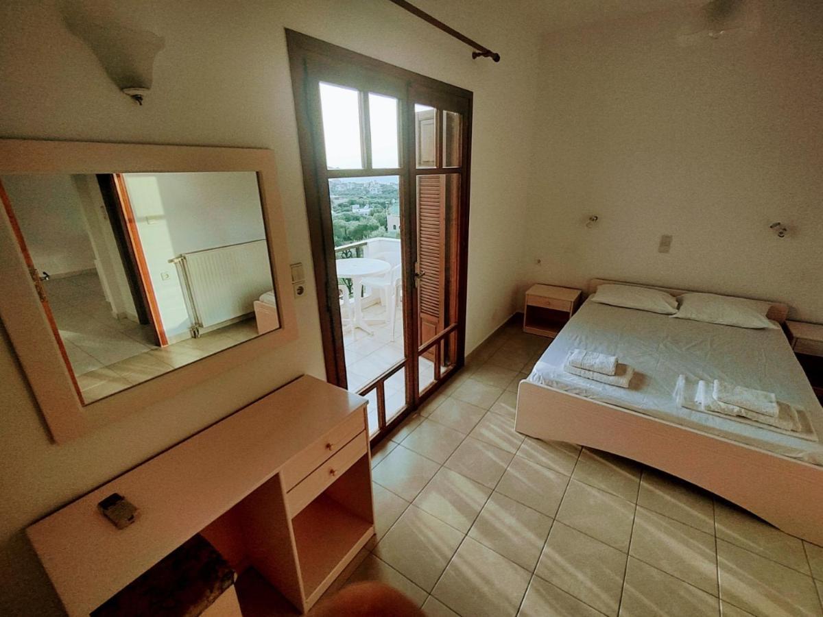 Captain Michalis Apartments Galatás Extérieur photo