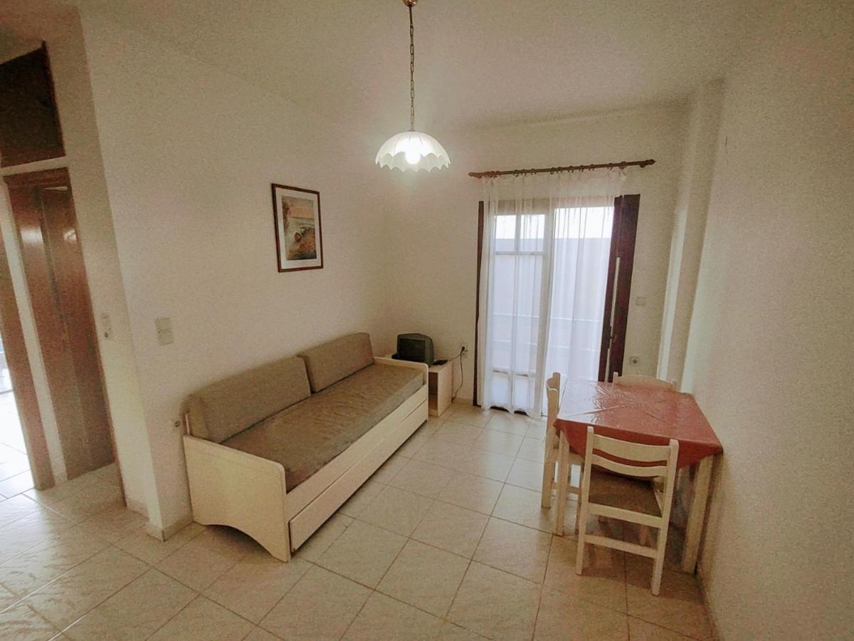 Captain Michalis Apartments Galatás Extérieur photo