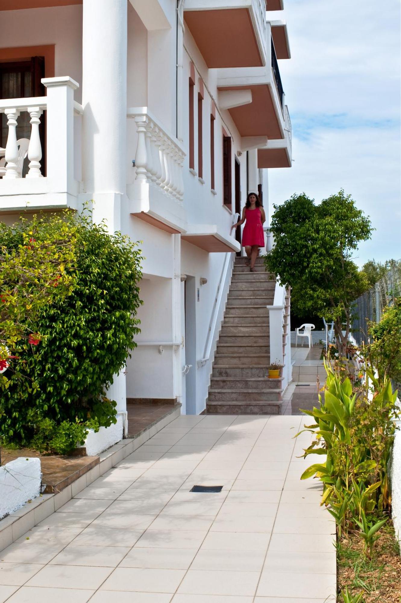 Captain Michalis Apartments Galatás Extérieur photo
