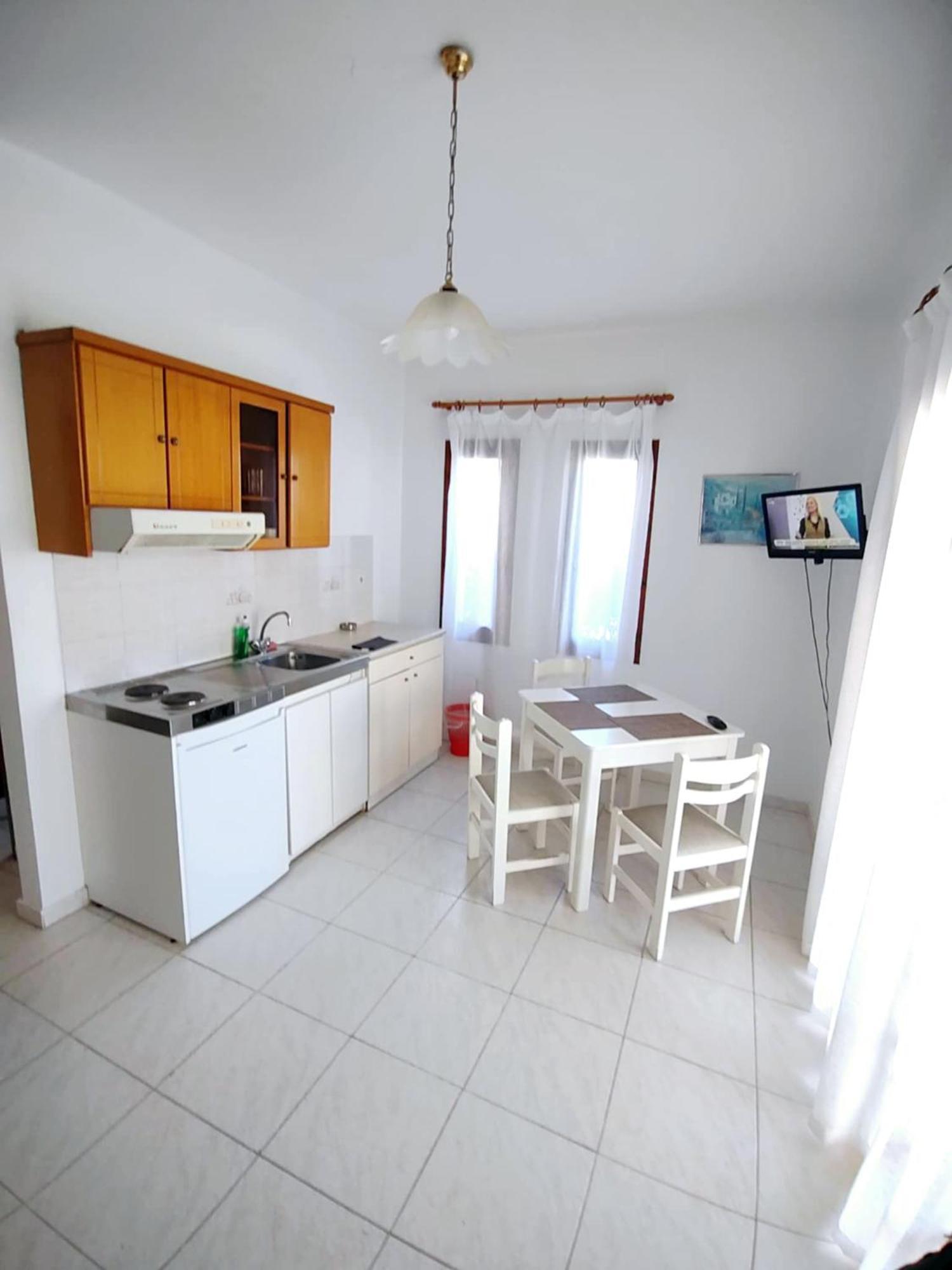 Captain Michalis Apartments Galatás Extérieur photo