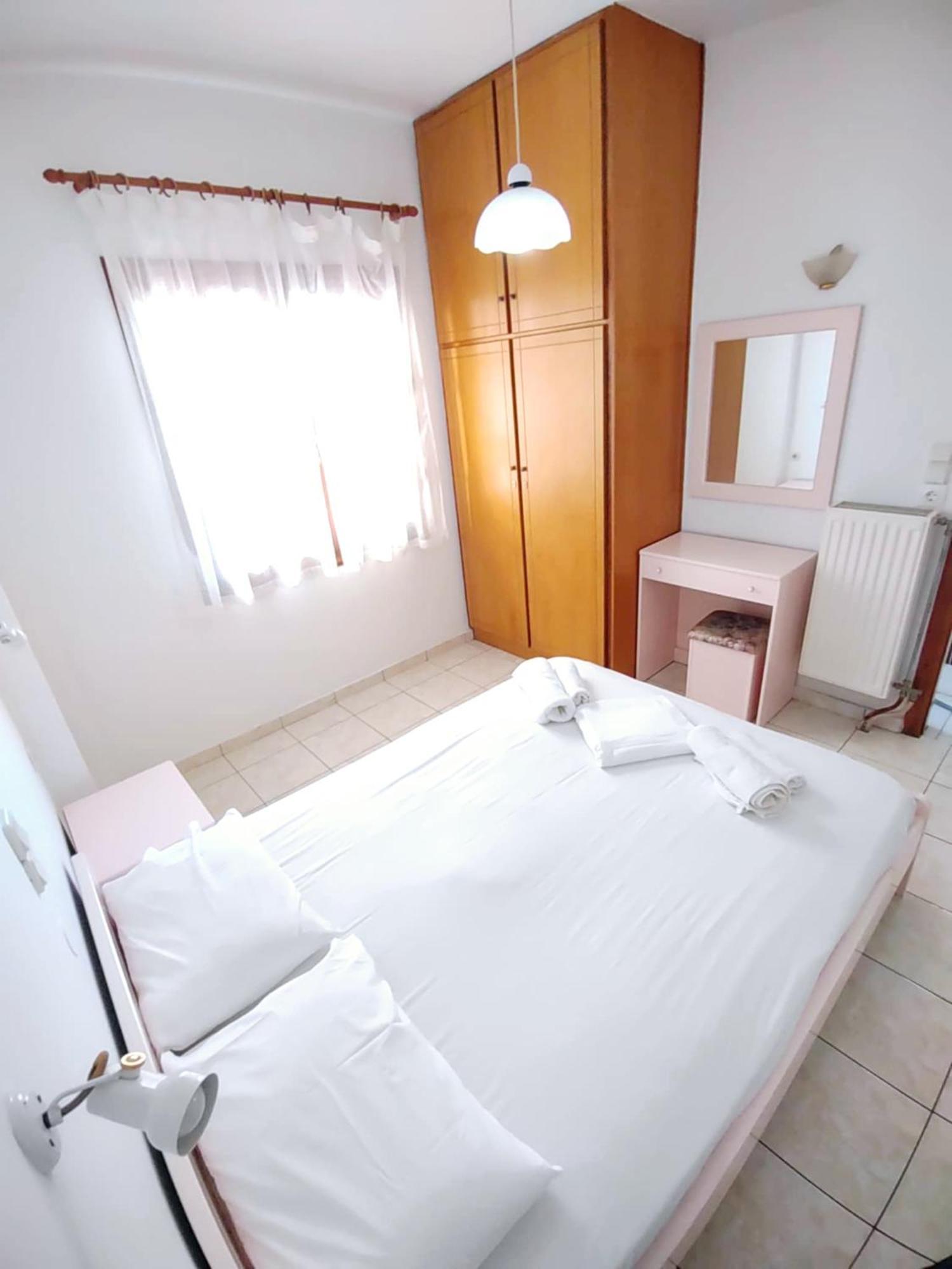 Captain Michalis Apartments Galatás Extérieur photo