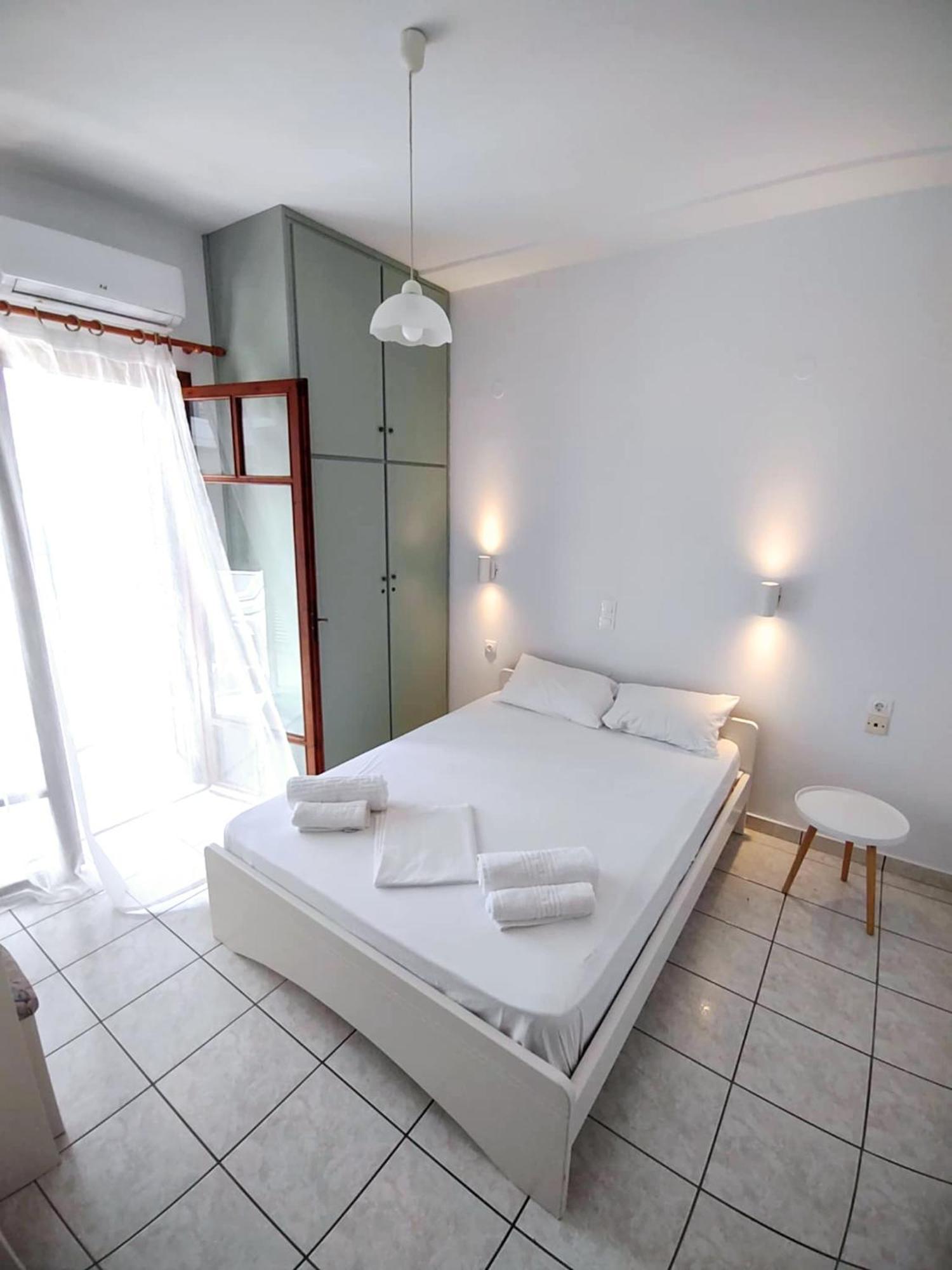 Captain Michalis Apartments Galatás Extérieur photo