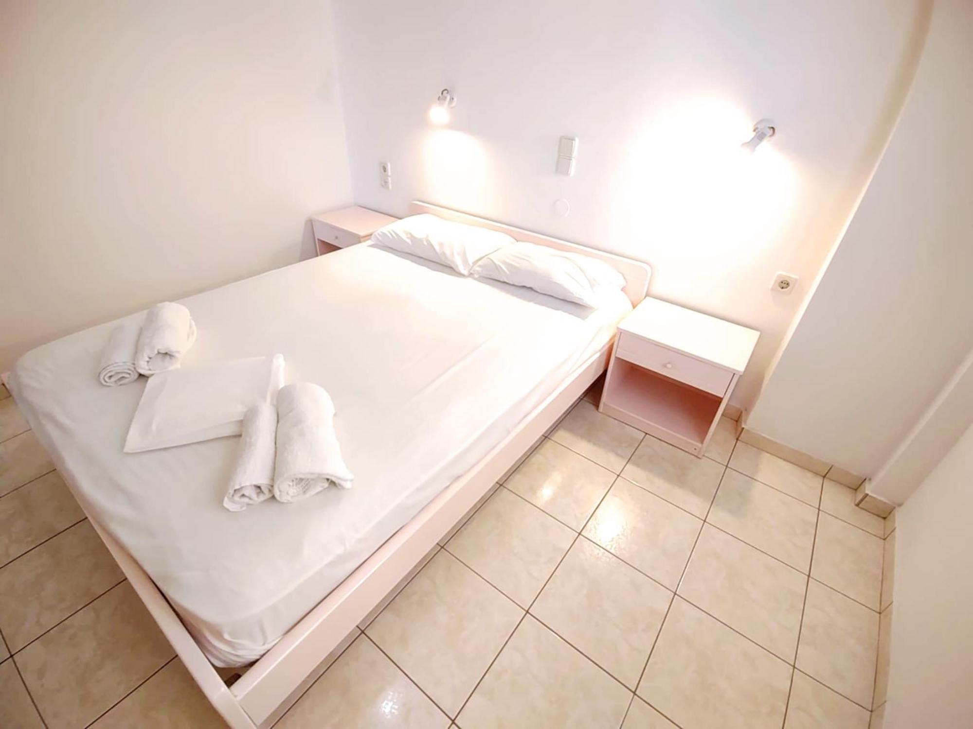Captain Michalis Apartments Galatás Extérieur photo