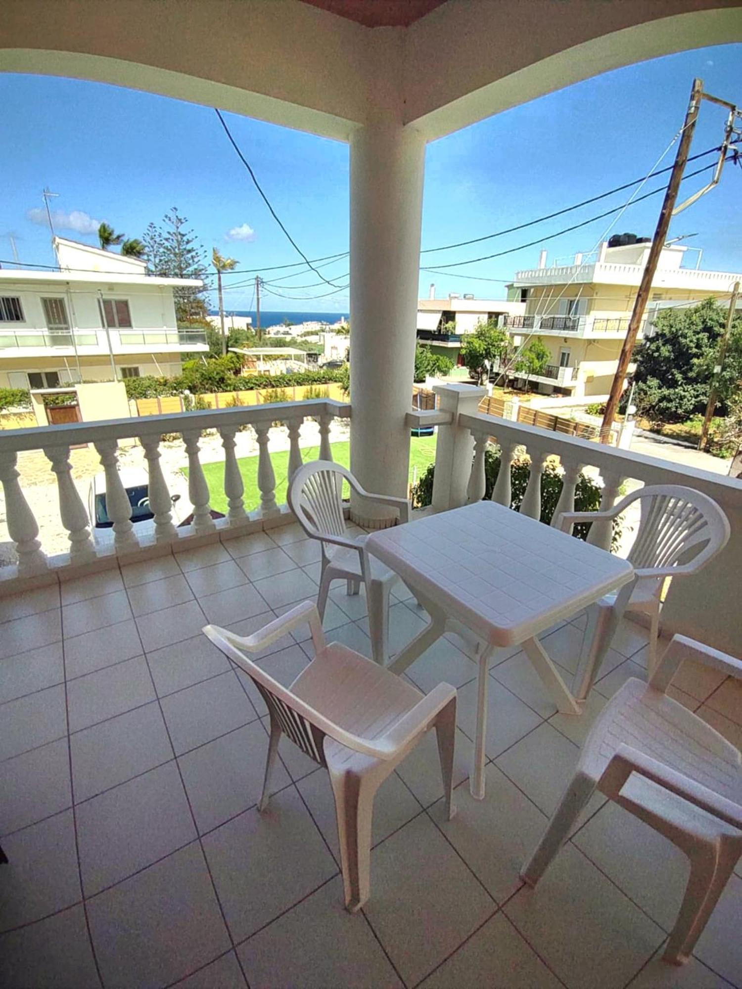 Captain Michalis Apartments Galatás Extérieur photo