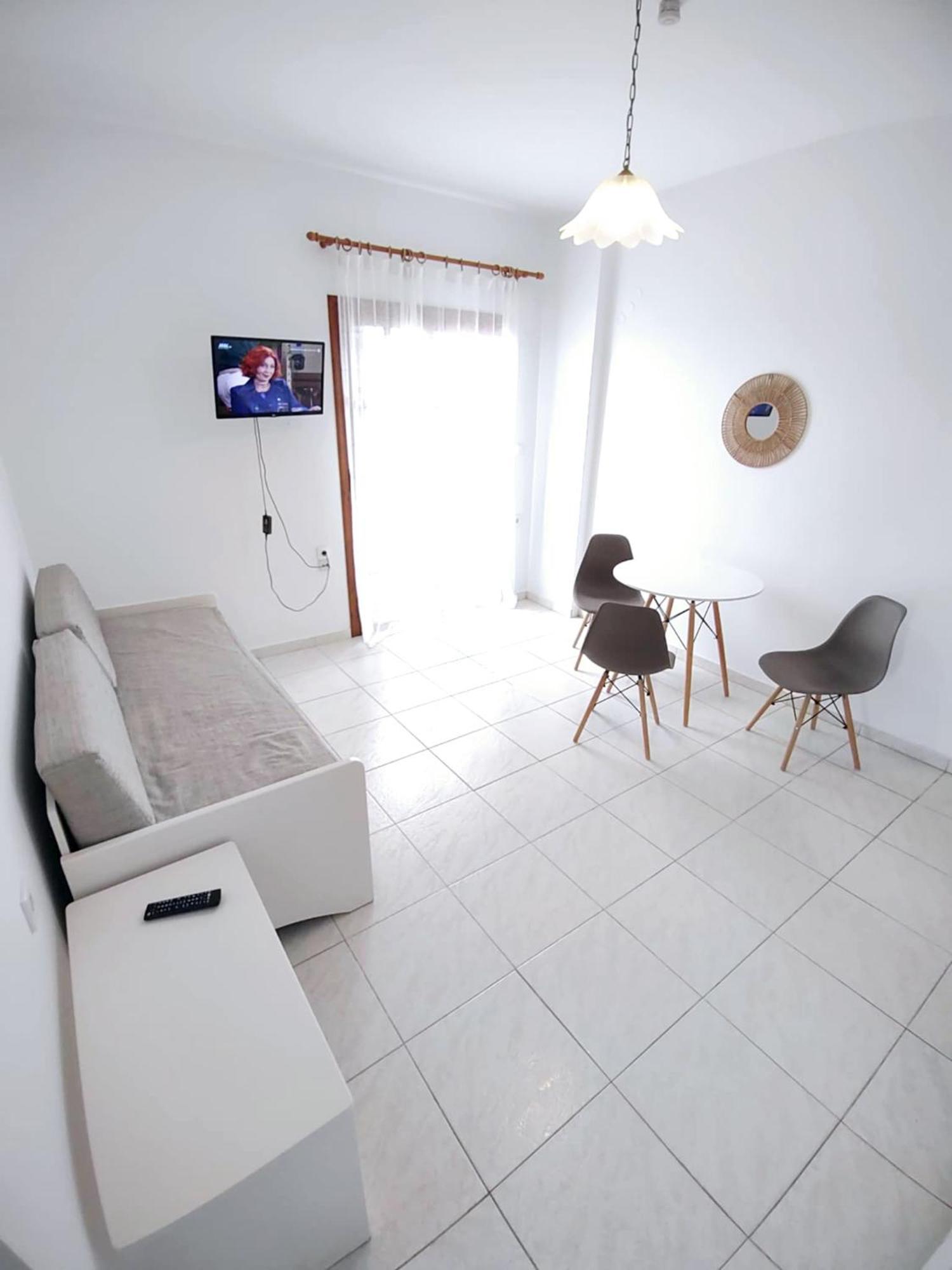 Captain Michalis Apartments Galatás Extérieur photo
